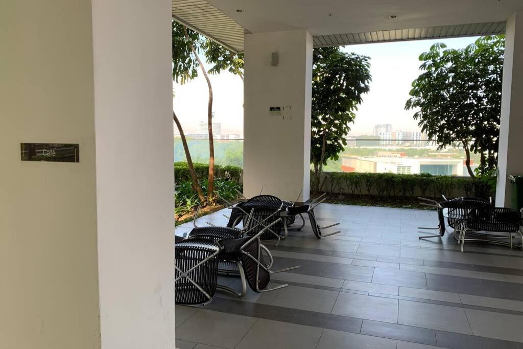 Cosy Studio Netflix Selfcheckin Cyberjaya 2 Exterior photo
